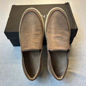 Vionic Kearny Slip-On Sneaker Rose Gold Shimmer Women SZ 7 In Box